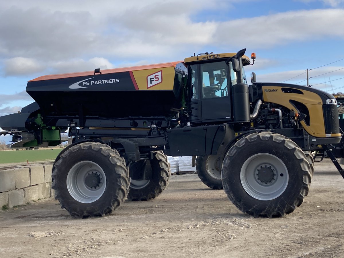 dave_van's tweet photo. ⁦@FS_PARTNERS⁩ Alliston was happy to take delivery of our new rogator with Amazone spreader mounted. Just in time, we’ve got lots of work for it. ⁦@Kuntzy⁩ ⁦@MarkSawden⁩ https://t.co/3vX1ulilnE