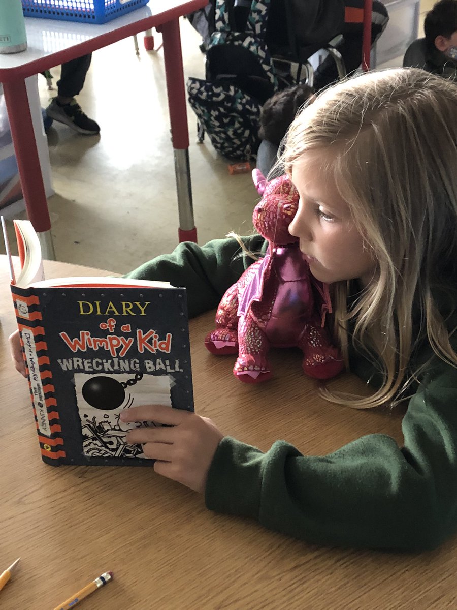 adamsonashley21's tweet photo. Read to a stuffed animal day in 3AT! We love reading week ❤️📚@HathawaySchool @Travis1713 @RIDeptEd https://t.co/pTUl65t5WQ
