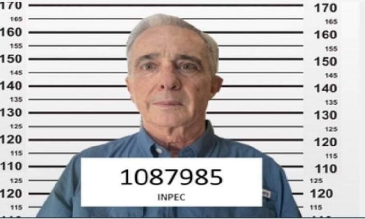 Jueza 28 niega preclusion del caso contra el imputado Álvaro Uribe Vélez solicitada por la Fiscalía al mando de Gabriel Jaimes. Y bueno, otro triunfo judicial del Senador Iván Cepeda frente al monstruo del Ubérrimo que irá a Juicio