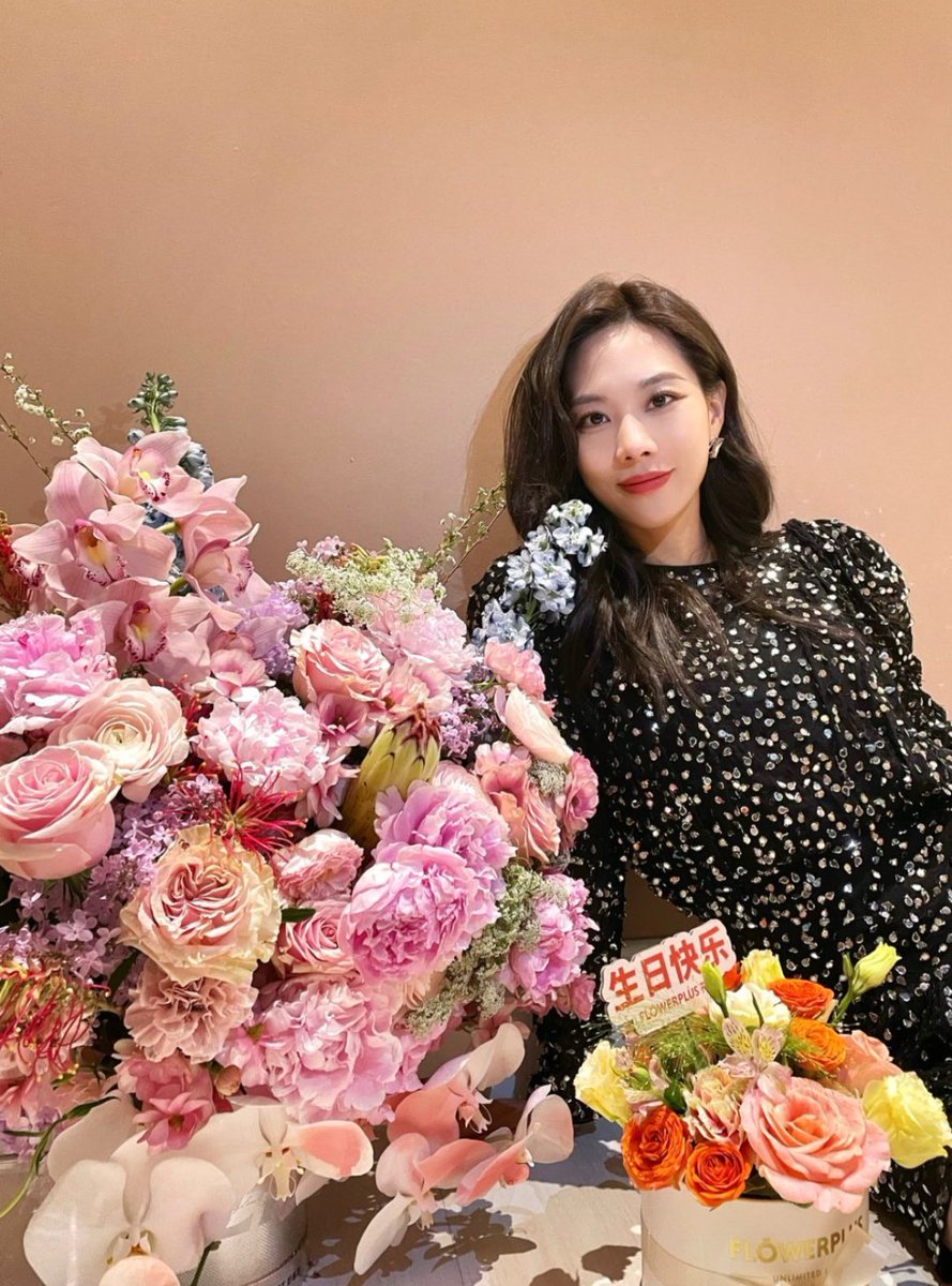 wangfeiifei0427's tweet photo. Ciao ciccini, con l'augurio di poter tornare presto nei vostri schermi, mi faccio e faccio gli auguri alla mia real che compie 35 anni (che non si possono rigirare sennò è peggio 🥺) 🎉🐢🎊
#FearlessFeiDay
#HappyFeiDay
#FelizCumpleañosFeifei
#王霏霏0427生日快乐 https://t.co/dT0SN4nExC