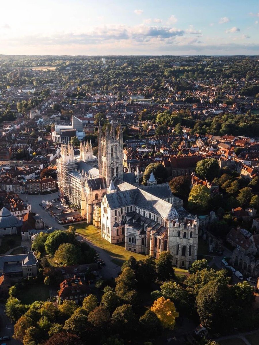 Өглөөний мэнд! 😊#CanterburyCathedral 🇬🇧