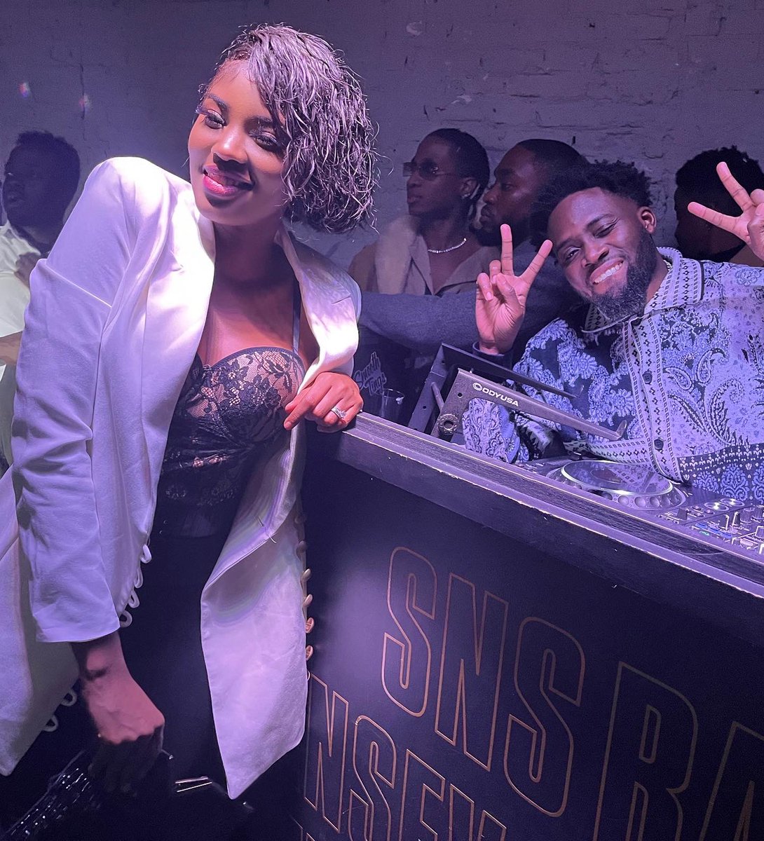 Productive enjoyment minister 💃🏽 during the @columbia_aef 18th annual forum covering media.

Hair: @theroyal_slay 
Print blazer: <a href="/veryldesigns/">Veryldesigns</a> 

Media coverage for <a href="/regal/">John Bourne</a>.chic 🌐 regalchic.biz

#MediaCoverage #BusinessSchool #CreativeAgency #RegalChicBiz