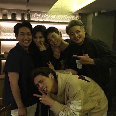 kim jonghyun, IS and will ALWAYS be part of SHINee!!