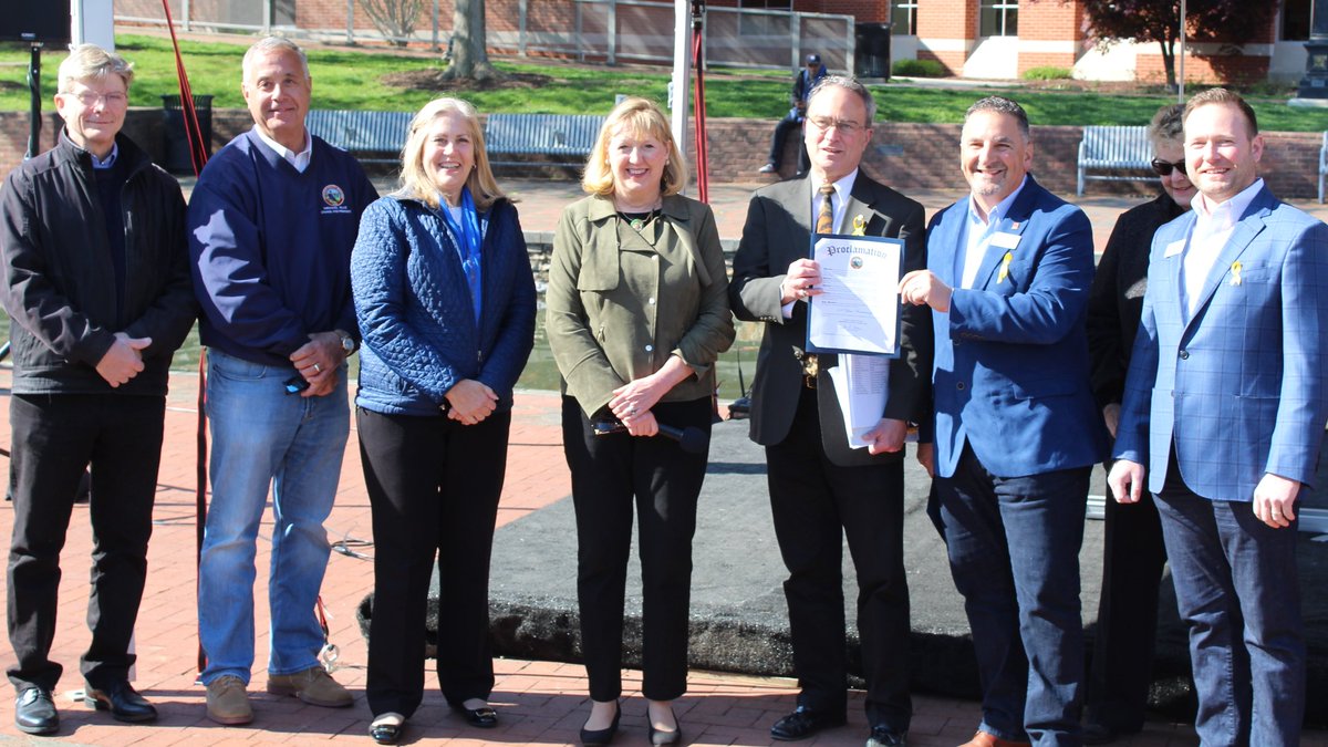 JanGardnerExec's tweet photo. Join me in congratulating the @FCARMD1 on their 100th anniversary! Realtors play an important role for people looking to move into a home. FCAR also actively supports our community in many ways. Here's to another 100 years of creating communities! https://t.co/w8iH1V4I6p