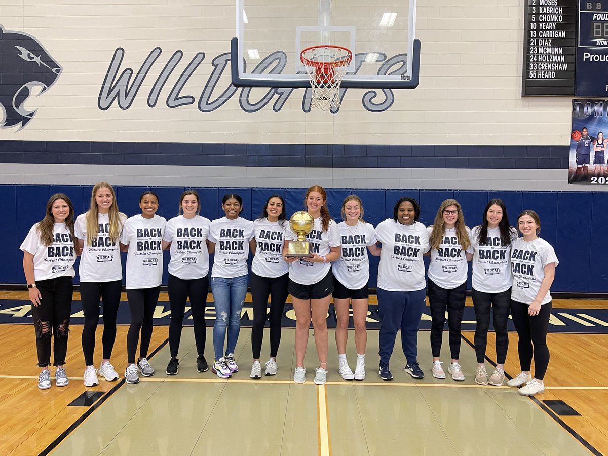 TMHSGBB's tweet photo. Thank you @TISD_athletics for the trophy to commemorate their championship season. https://t.co/evBtjuJvHO