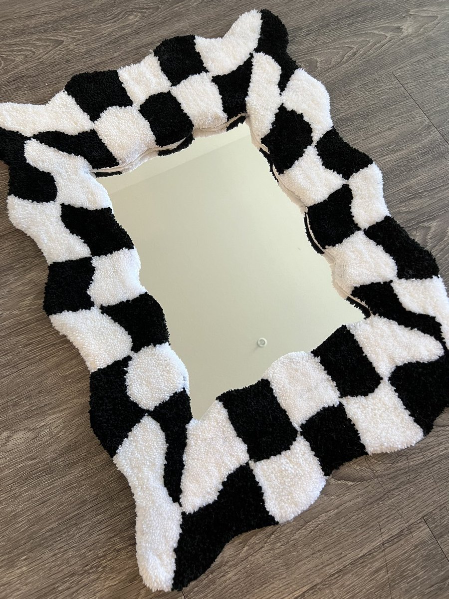 giniweenie's tweet photo. My first handmade tufted mirrors 🙂✨ https://t.co/sh1bvXGCKX