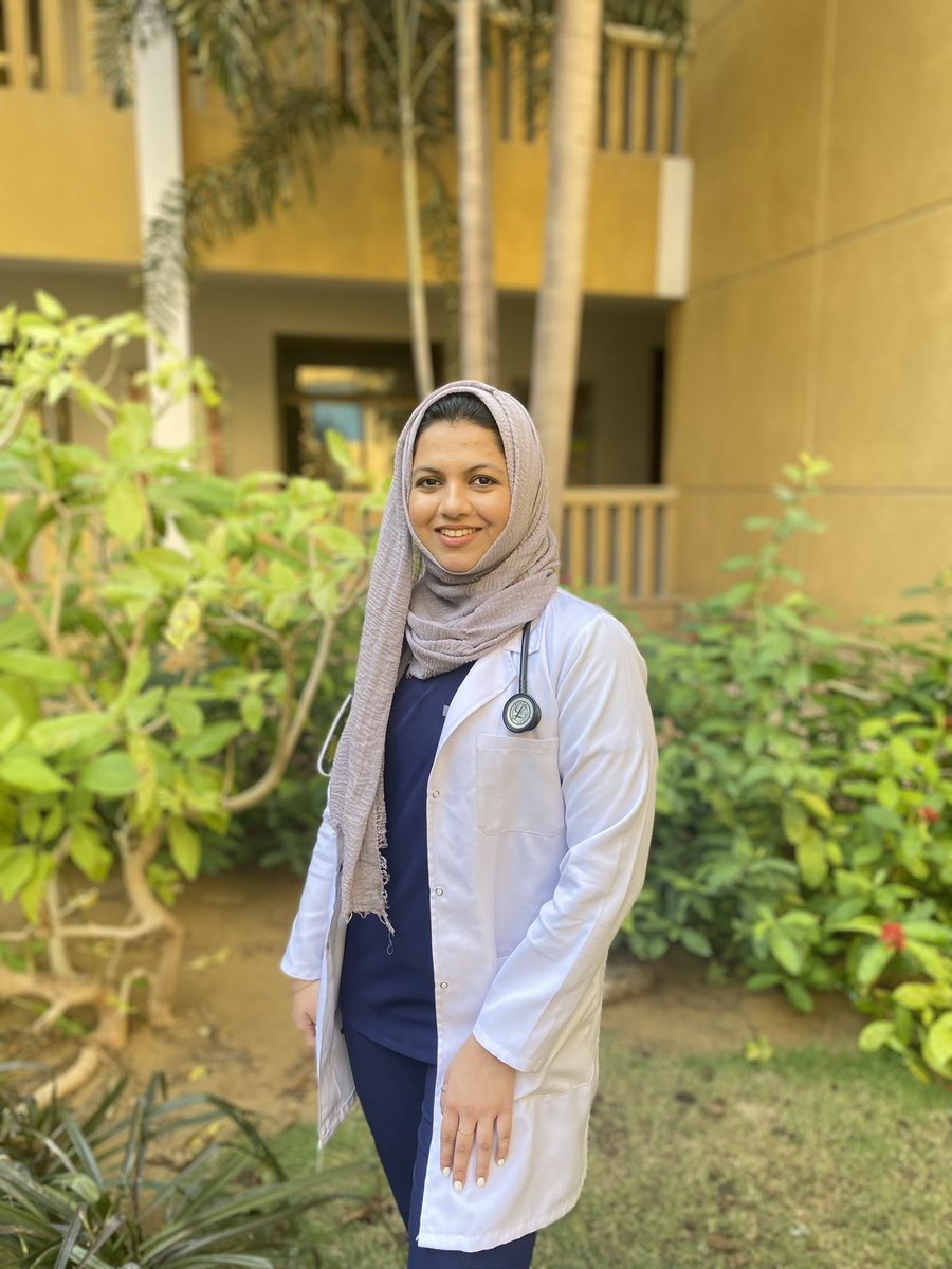 I DID IT, I’m officially a DOCTOR ya’ll! 😭🤍 Alh

Dr. Hamna Hasan!👩🏻‍⚕️