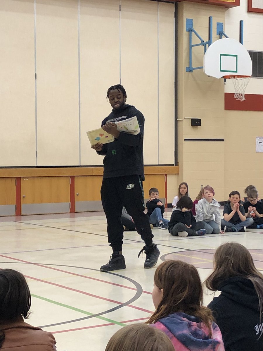 mc_school1's tweet photo. McLean students listened to stories read by SK Roughrider Albert Awachie as part of Rider Reading Month. #saskroughriders https://t.co/iWbLHHsokE