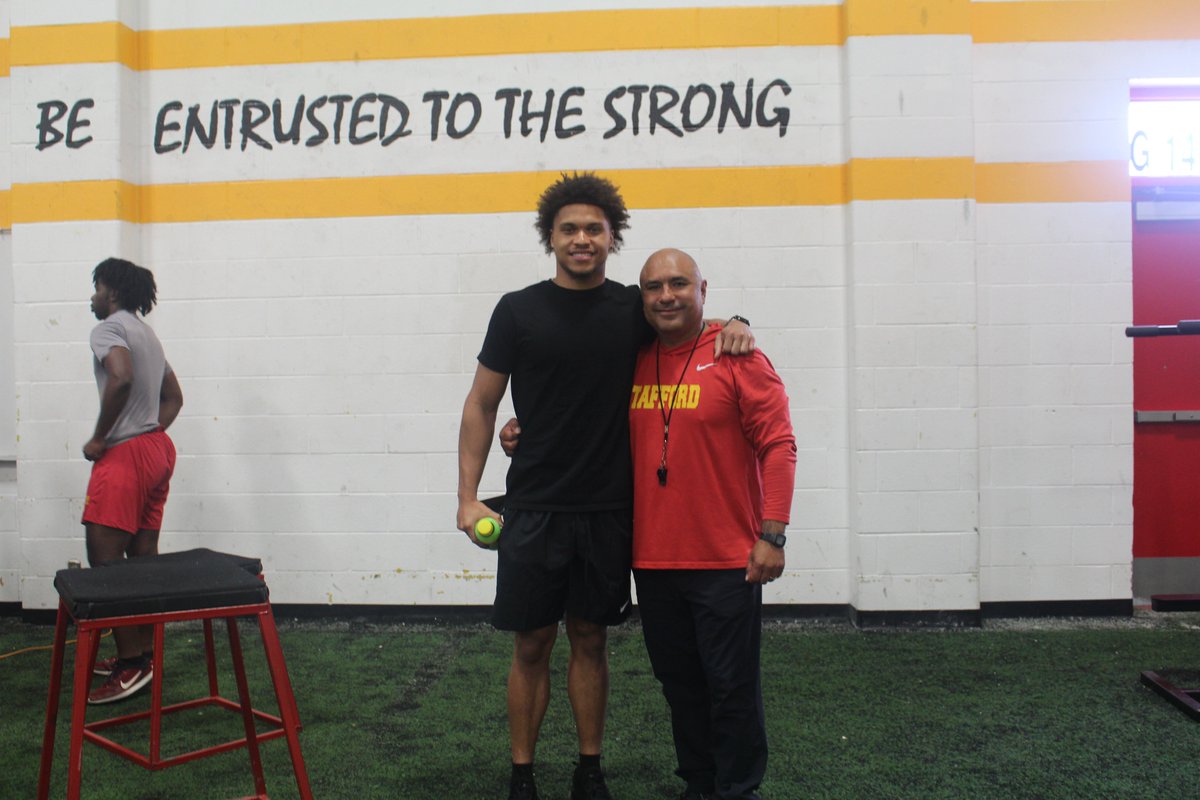 StaffordMSD's tweet image. SMSD ALUMNI NEWS

Congrats #SMSDAlumni @JalenPitre1 from the Class of 2017 as he heads to the #NFLDraft on Thu 4/28. Before the hype, Jalen stopped by to chat w/Spartan athletes and coaches about life after high school including the importance of family, friends, and standards!