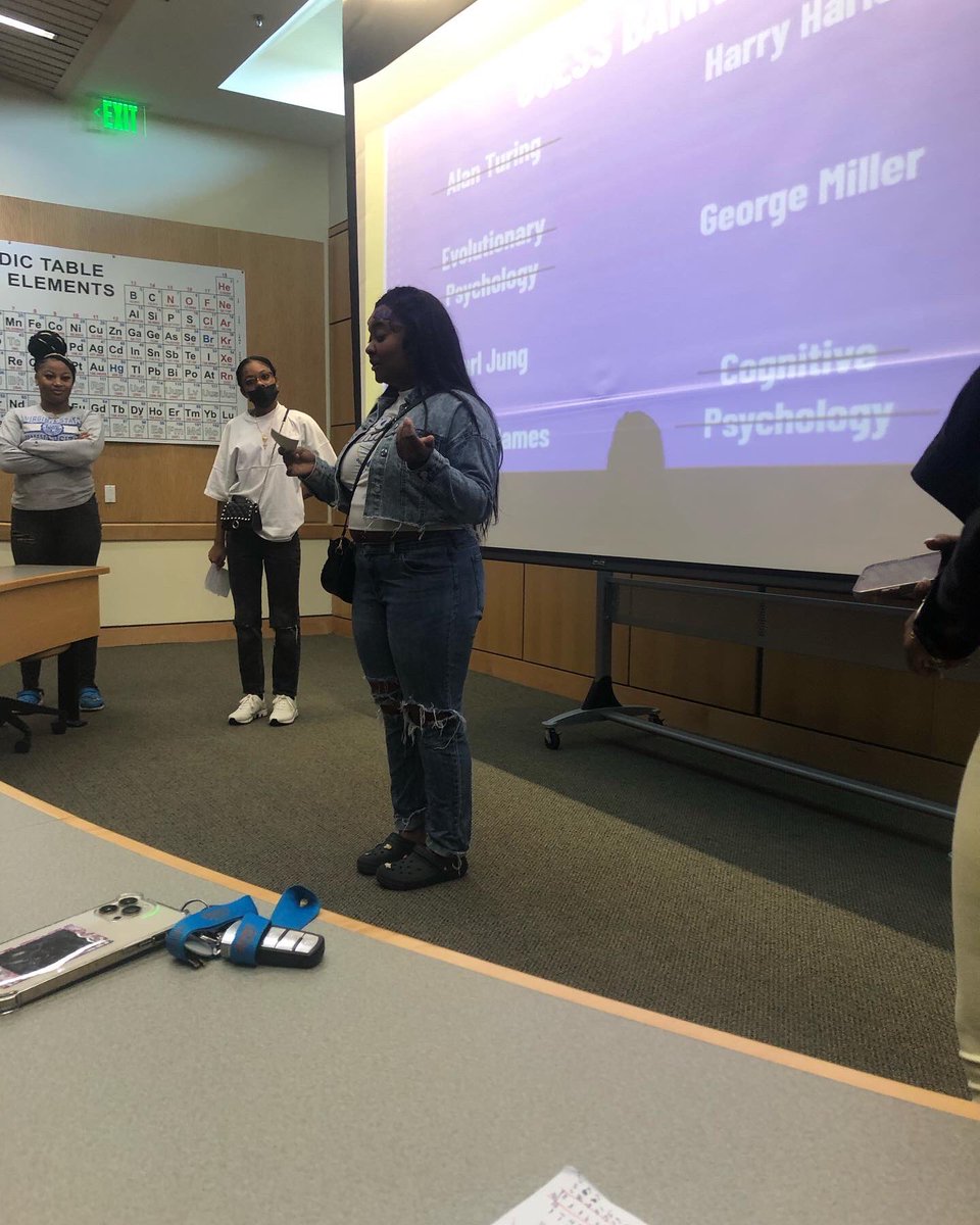 MccallShedrick's tweet photo. My students presenting in History and systems Psychology class today! #vsuga #VSU https://t.co/Pzap2vGqKg