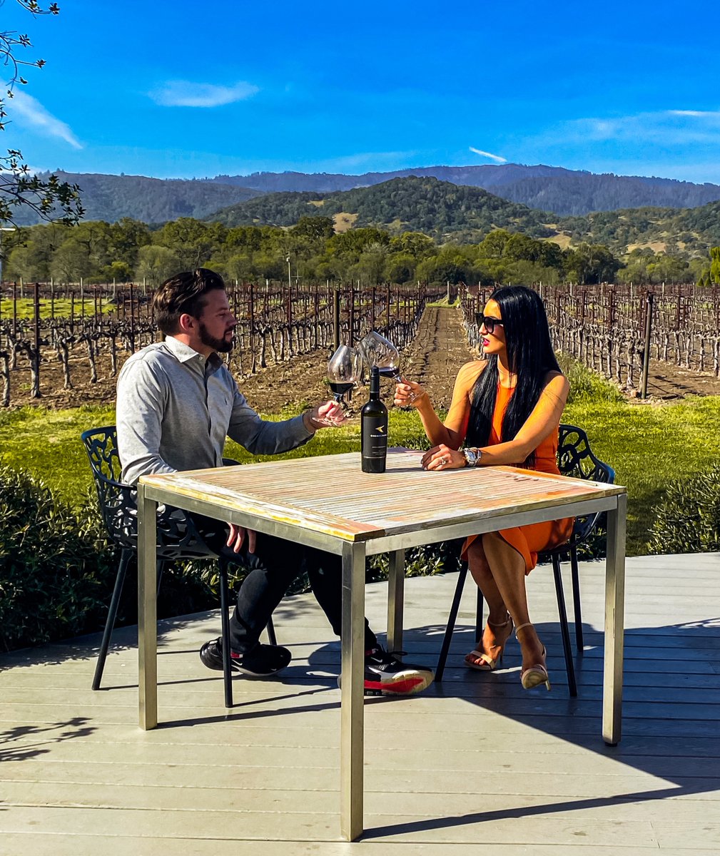cuveecollective's tweet photo. Happy #WineWednesday from the whole team here at Cuvee Collective. 🍷

Tag someone you're enjoying a splash with below 👇

#WineWednesday #Winedown #CuveeCollective #WineNFT #Wineclub #VisitNapaValley #NapaValley #luxurytravel #premierdestination https://t.co/bpY9it6nJG