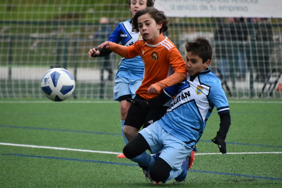 CDParquesol's tweet photo. BJ ATLÉTICO A | 📸🍊⚽️ El partido que jugaron los chicos de @rodrimaanri ante el @zaratansport A el pasado fin de semana en imágenes.

#VamosParquesol #Valladolid #FutbolBase #Bejamin https://t.co/Qu9Nl1hEZ9