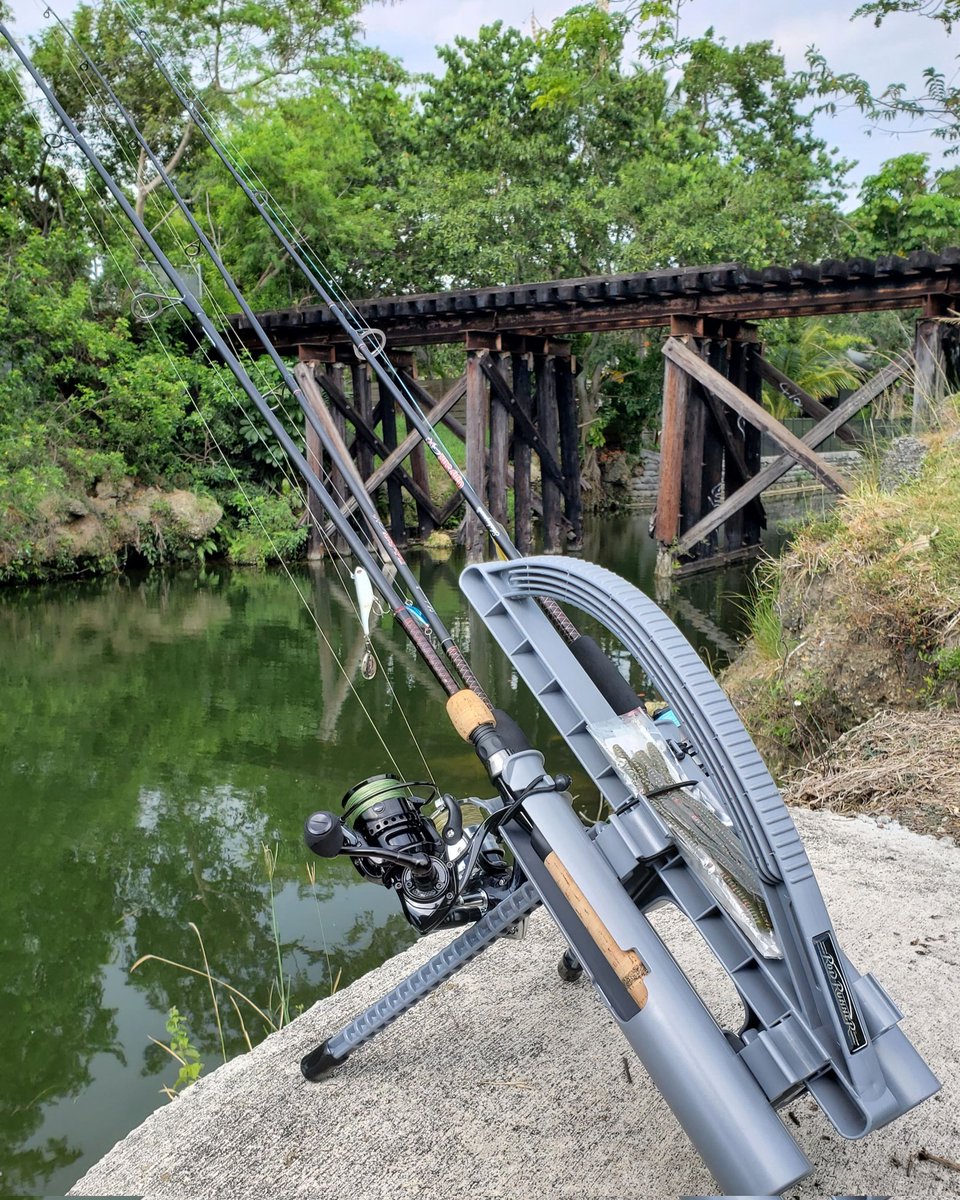 RodRunnerFX's tweet image. Don't burn bridges... fish 'em! 🔥 ALL #RodRunner racks, mounts, and accessories NOW ON SALE ✅ Customize yours now at Rod-Runner.com 📦 #bassfishing #freshwater #bridge #fishing