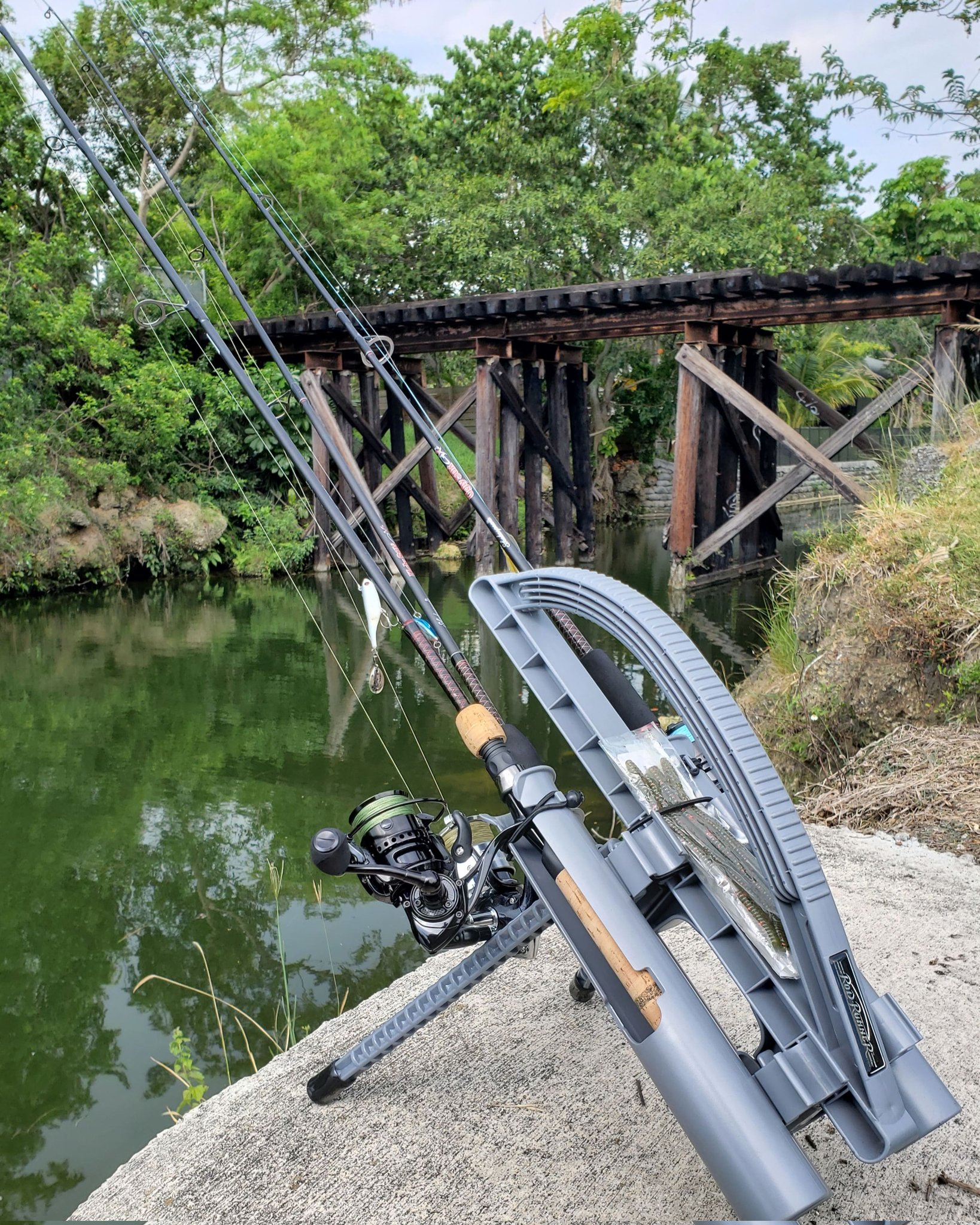 Rod-Runner Fishing on X: Don't burn bridges fish 'em! 🔥 ALL #RodRunner  racks, mounts, and accessories NOW ON SALE ✓ Customize yours now at   📦 #bassfishing #freshwater #bridge #fishing   /