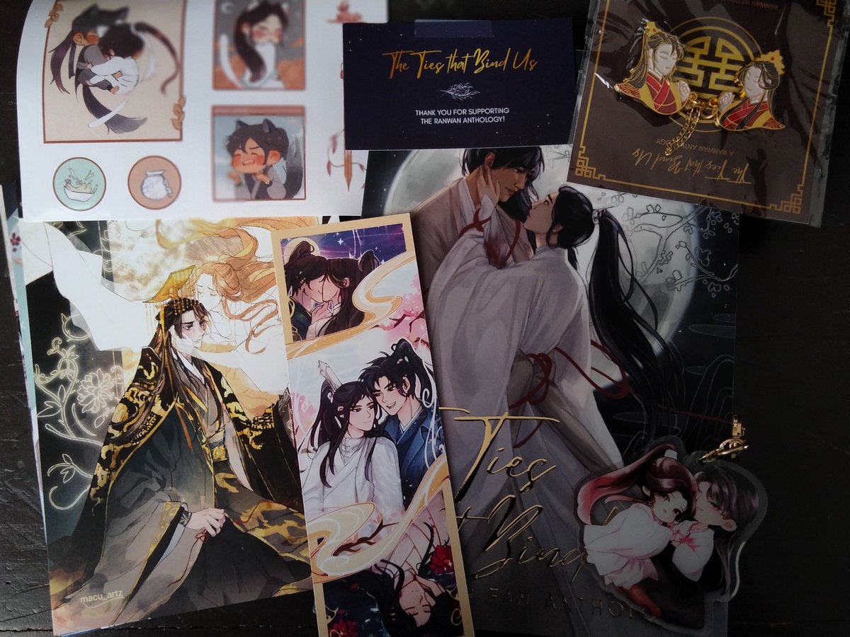 haitangsaru's tweet photo. IT'S FINALLY HERE OMG AAAAAA
THANK YOU SO MUCH FOR THE AFTERSALES @ranwanzine  
It's so pretty, it's beautiful, one can see how much love was put into it and omg 😭💖✨ I'm so glad I could buy this, thank you so so so much 🥺💖 https://t.co/A8mo6oR1pB
