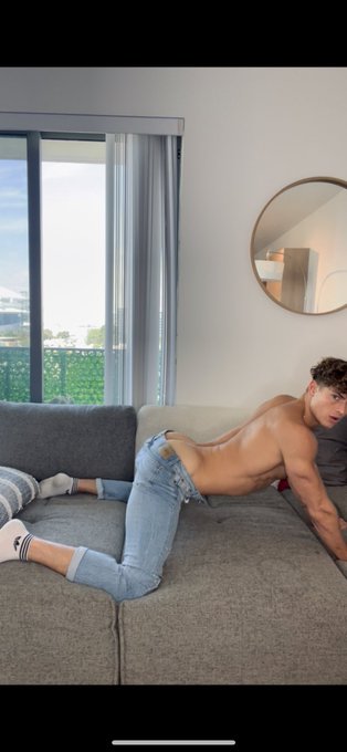 Happy hump day! Wanna see me twerk?  👉 https://t.co/T2K7ugRJD7 https://t.co/1iBxXOwpCN