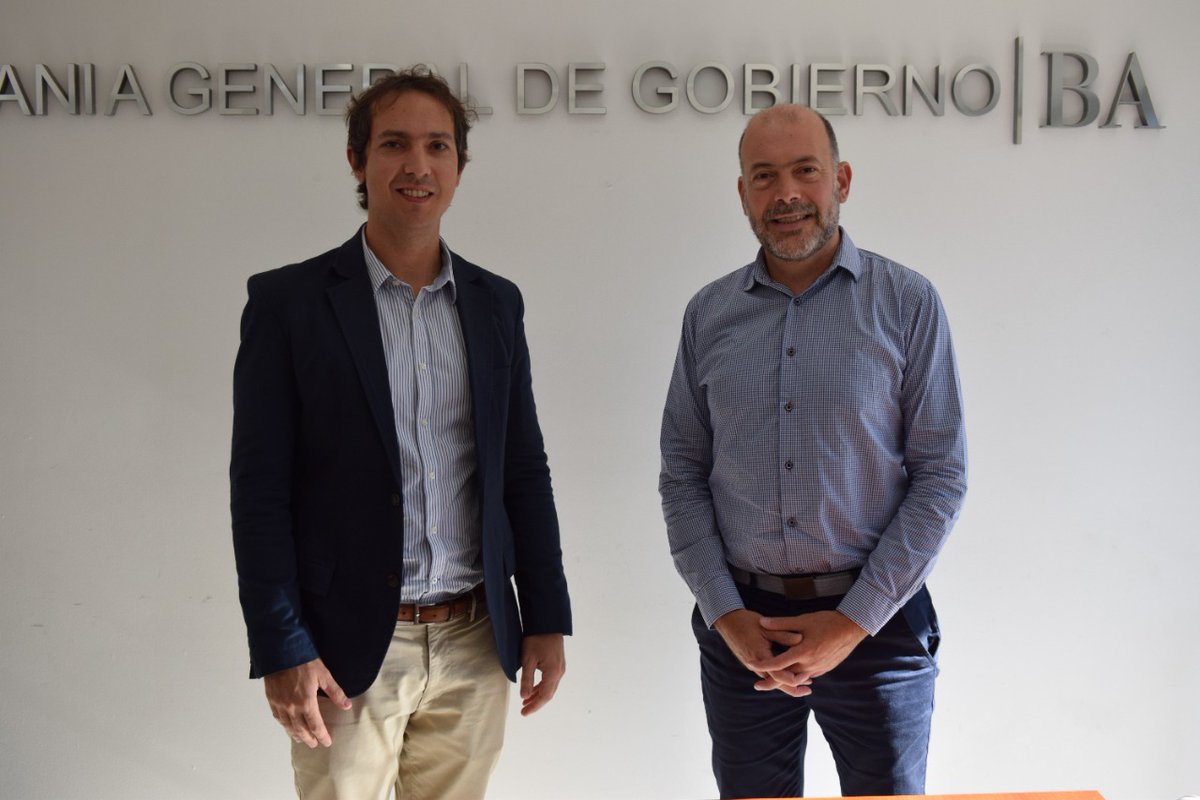 JavierAndresInt's tweet photo. Junto a Sebastián Tangorra, Director de Fortalecimiento de la Escribanía General de Gobierno, también analizamos el avance de los trámites de escrituras que pronto se podrán entregar a familias de todo el distrito. https://t.co/tOWVQdZCQ6