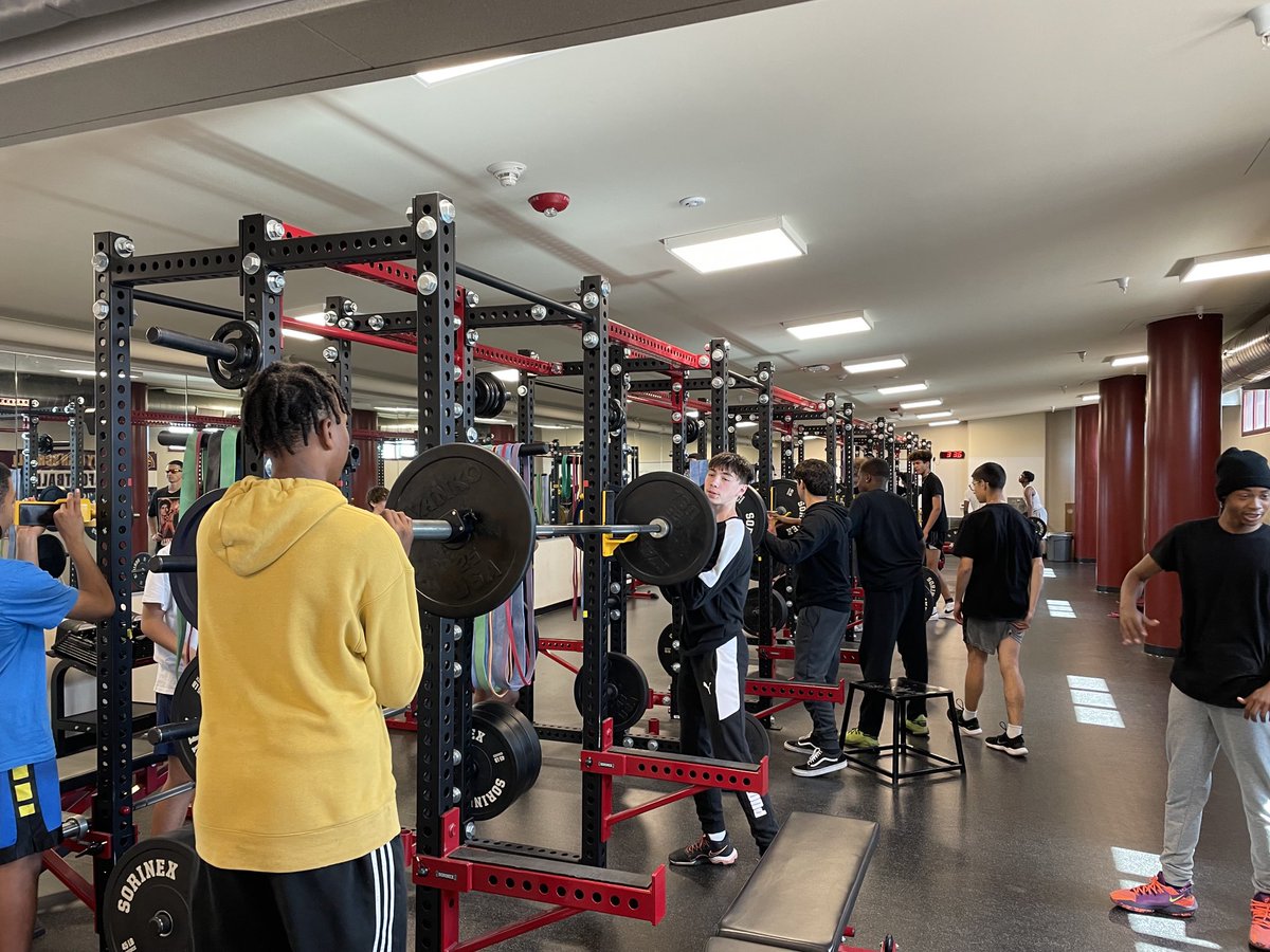 lhslionbball's tweet image. Getting ready #timetogrind ⁦@LHSLionsSports⁩