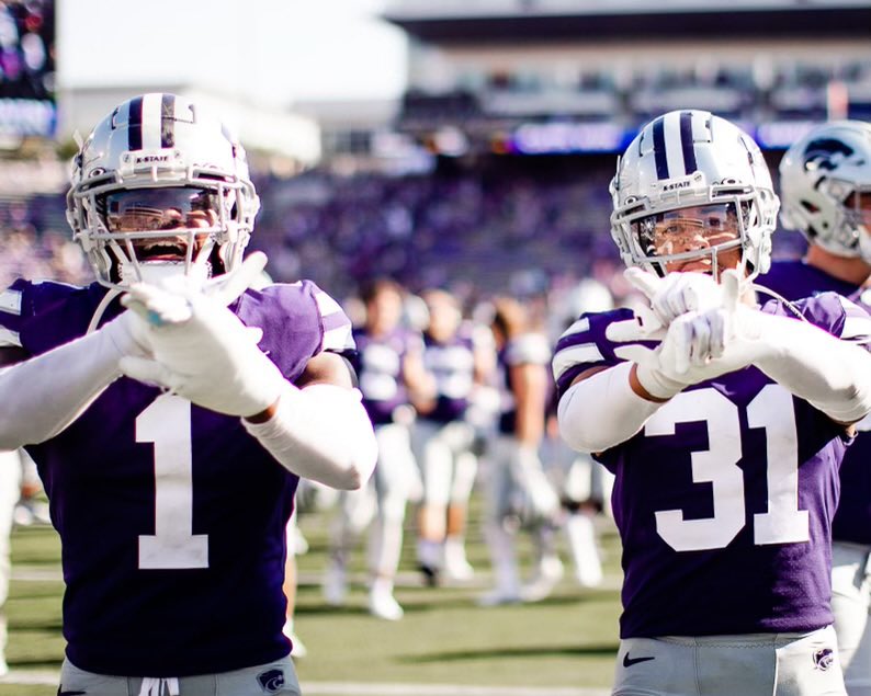 CoachKlanderman's tweet photo. Camps are opportunities to learn and get evaluated. You will get noticed and you will get coached at K-State Football Camps. It’s all about relationships & development, come to the finest in the country!
#EMAW
#ComeCompete
#WorldClassStaff
Register at: https://t.co/dvadYSk6vR https://t.co/xV0F6OWj0O