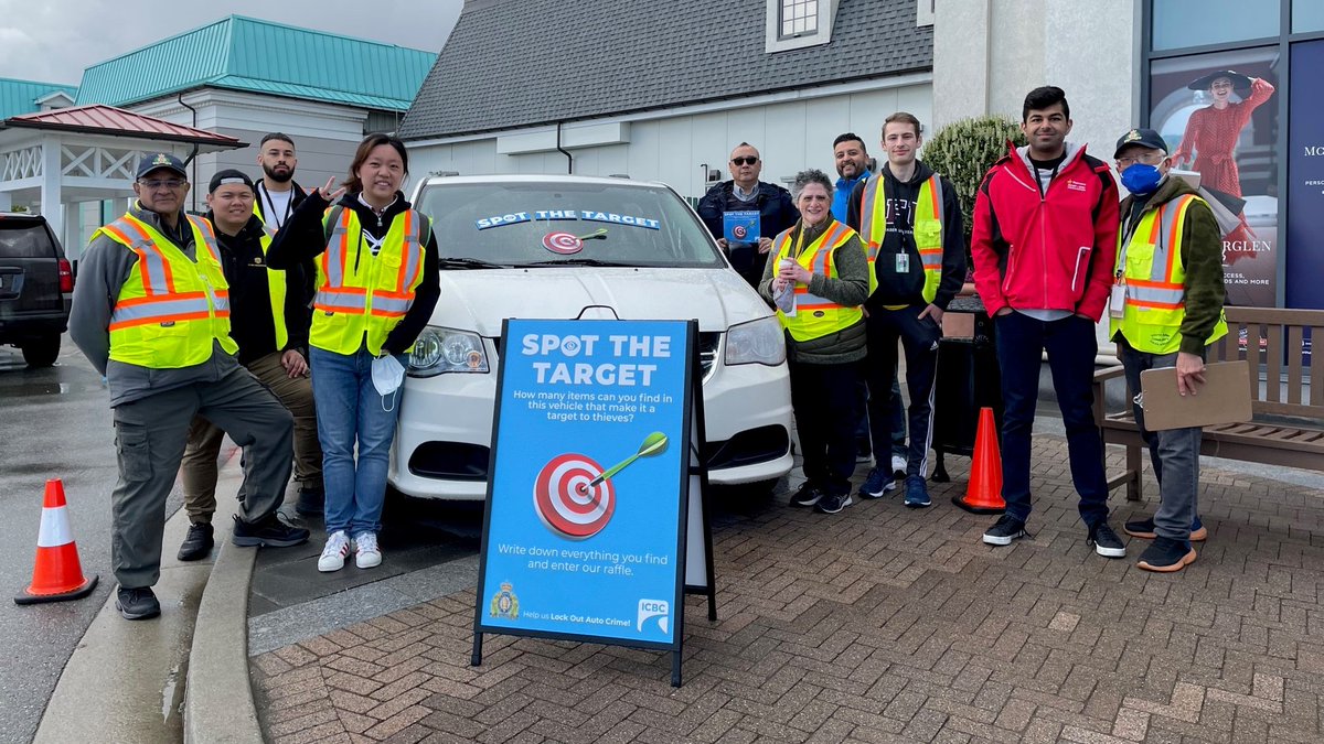 RoadSafetyHarv's tweet image. Any unlocked vehicle is a target for auto crime. Today, @RichmondRCMP officers &amp;amp; volunteers asking @Richmond_BC public if they can ‘spot the target’ items of value left behind in a vehicle. Items that tempt thieves: phones, laptops, backpacks &amp;amp; packages. #StopAutoCrime #IMPACT