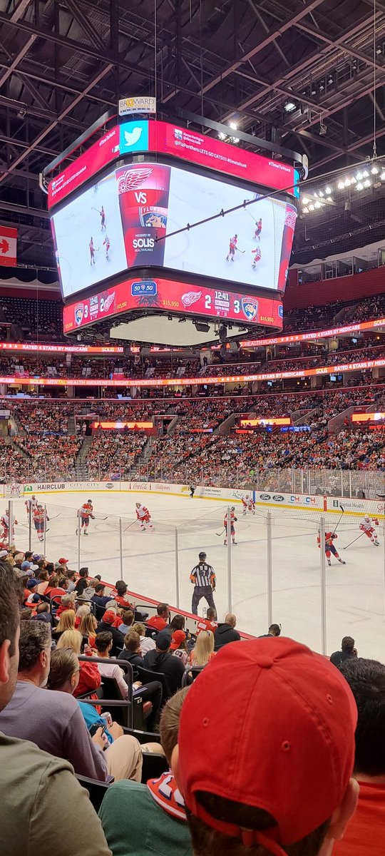 miguelnovoa's tweet photo. Sold most our @FlaPanthers season tix to make bank. Difference from 10/01/21 attendance #photo to this past #weekend, incredible. We love our rep. Going to #nhlplayoffs soon. #sports #Miami #NHL #hockey #HockeyTwitter #miguelnovoa #artist #fortlauderdale #musician #Browardcounty https://t.co/qMqIGNbvUq