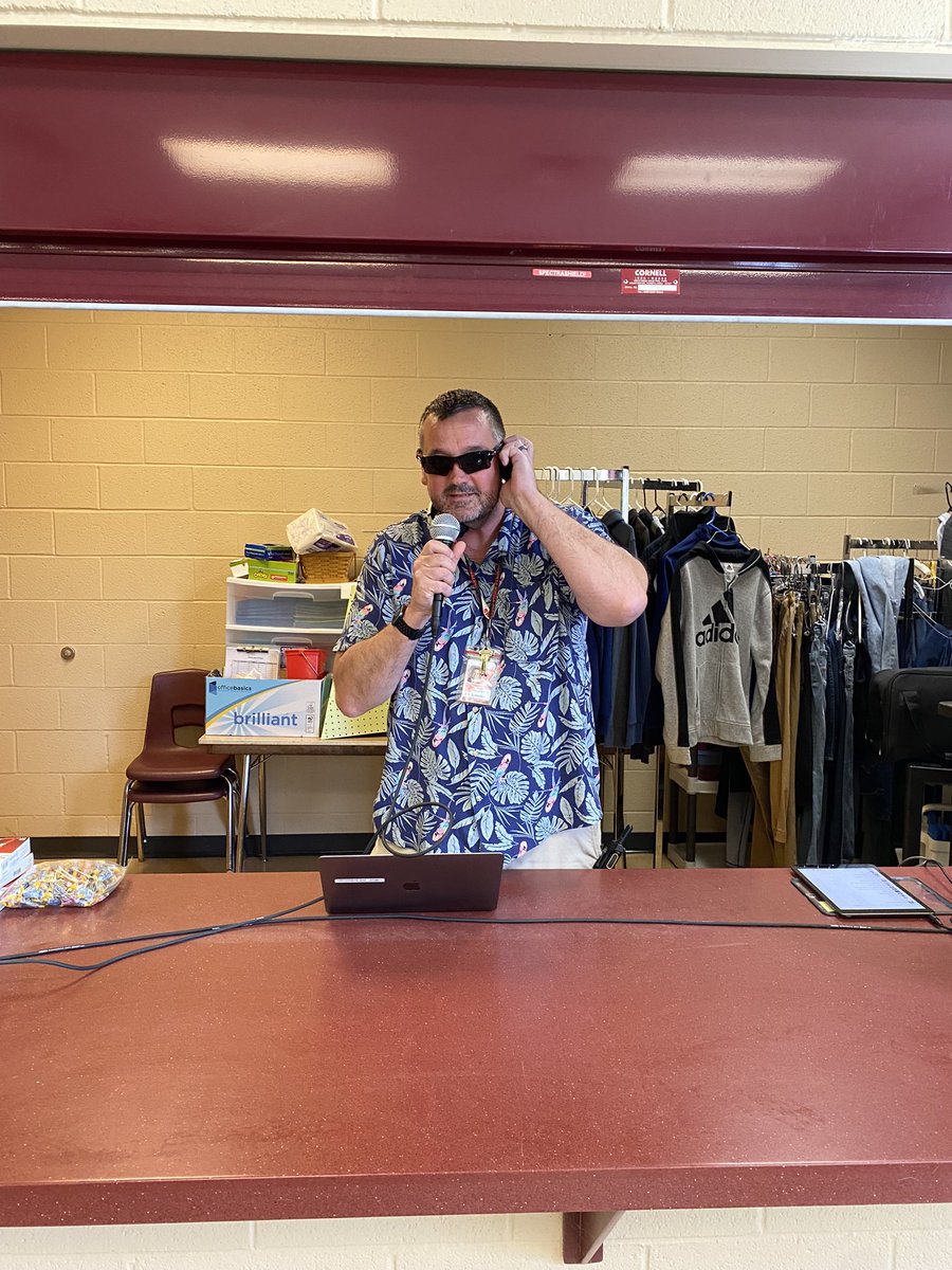 AckCMS's tweet photo. A Day Without Hate Day at CMS sponsored by our FOR Club! DJ Ack Attack spun the tunes on his wheels of steel during lunches, along with favorite teacher trivia! Great way to celebrate the end of week one of PSSA’s! #CMSFORClub @hempfield https://t.co/hk2tb0lzC5