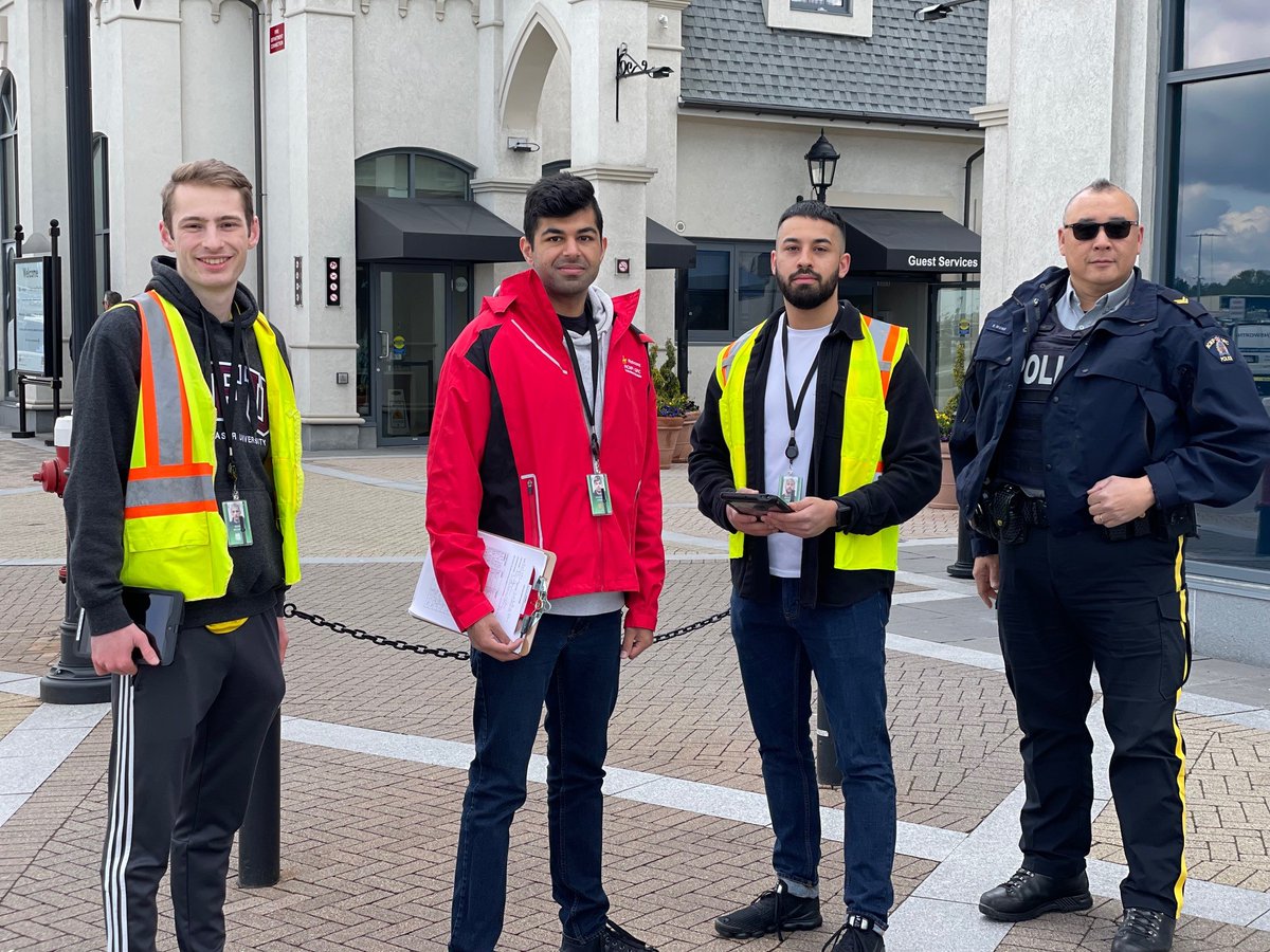 RoadSafetyHarv's tweet image. Any unlocked vehicle is a target for auto crime. Today, @RichmondRCMP officers &amp;amp; volunteers asking @Richmond_BC public if they can ‘spot the target’ items of value left behind in a vehicle. Items that tempt thieves: phones, laptops, backpacks &amp;amp; packages. #StopAutoCrime #IMPACT