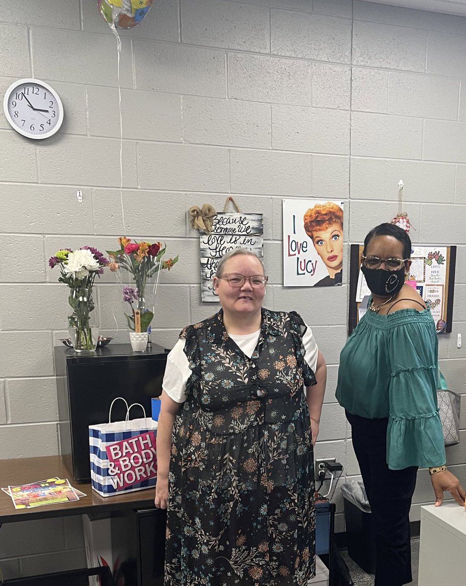 731Scholars's tweet photo. Happy Administrative Professionals Day. Thank you for the tremendous job you do for us!” https://t.co/laxfOazbNM