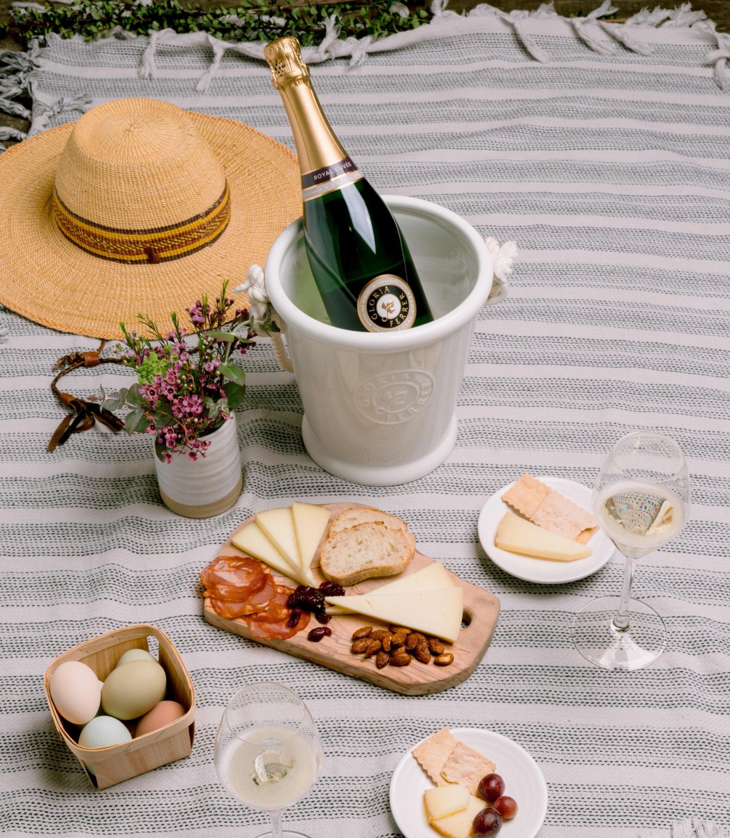Make sure to order wine soon to get it in time for Mother's Day! Mix and match 3 of your favorite bottles and ship for $8 when you use promo code MOMLOVE. #MothersDayPicnic  Buy here: bit.ly/3EUeDOu