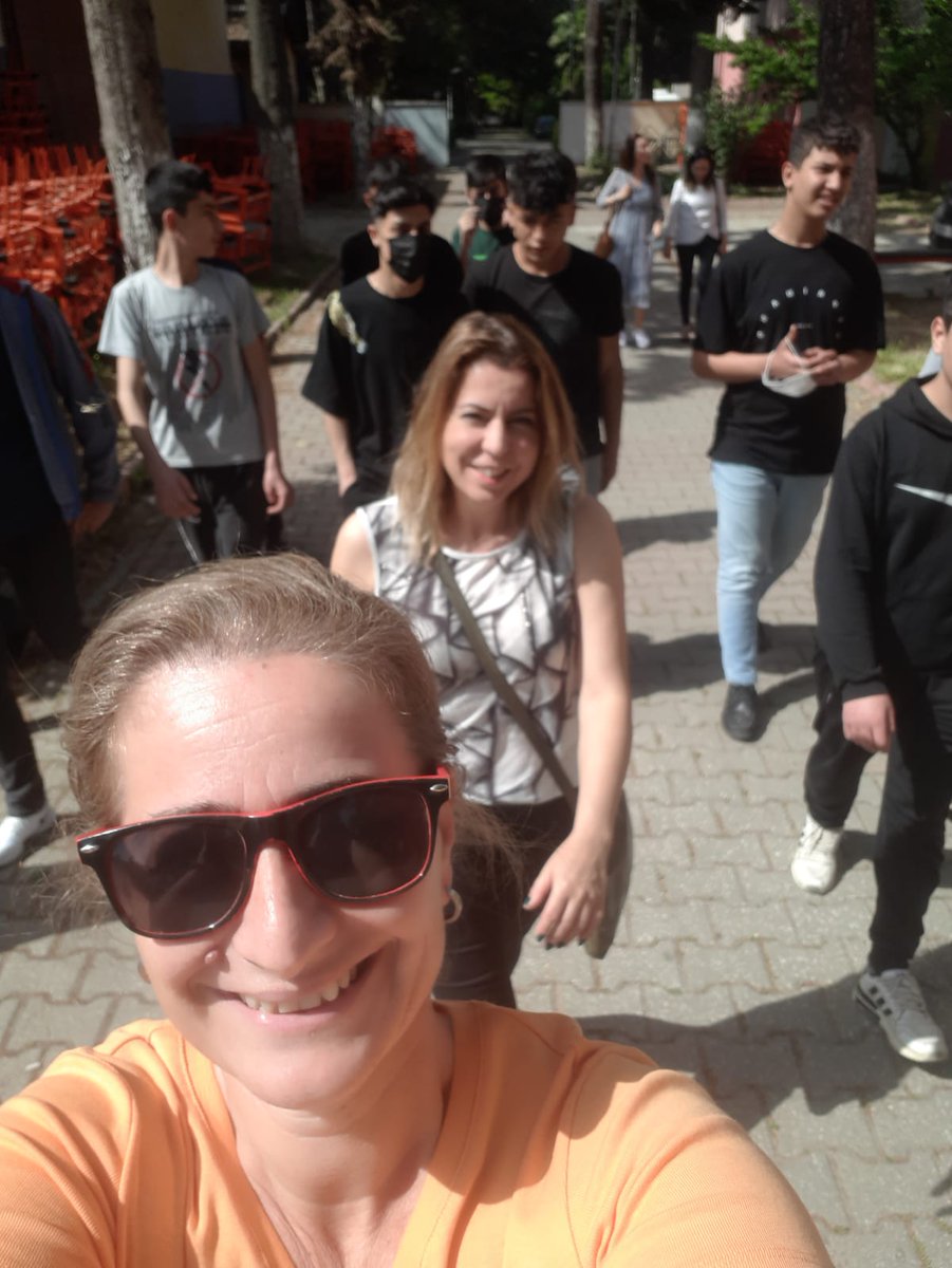 Projenin tanıtımında ve yaygınlaştırışmasında sahada  büyük emek harcayan öğretmenlerimiz ÇİĞDEM GÜLER ve SEZEN AKSOY HARDALDALI'na çok teşekkür ediyoruz.