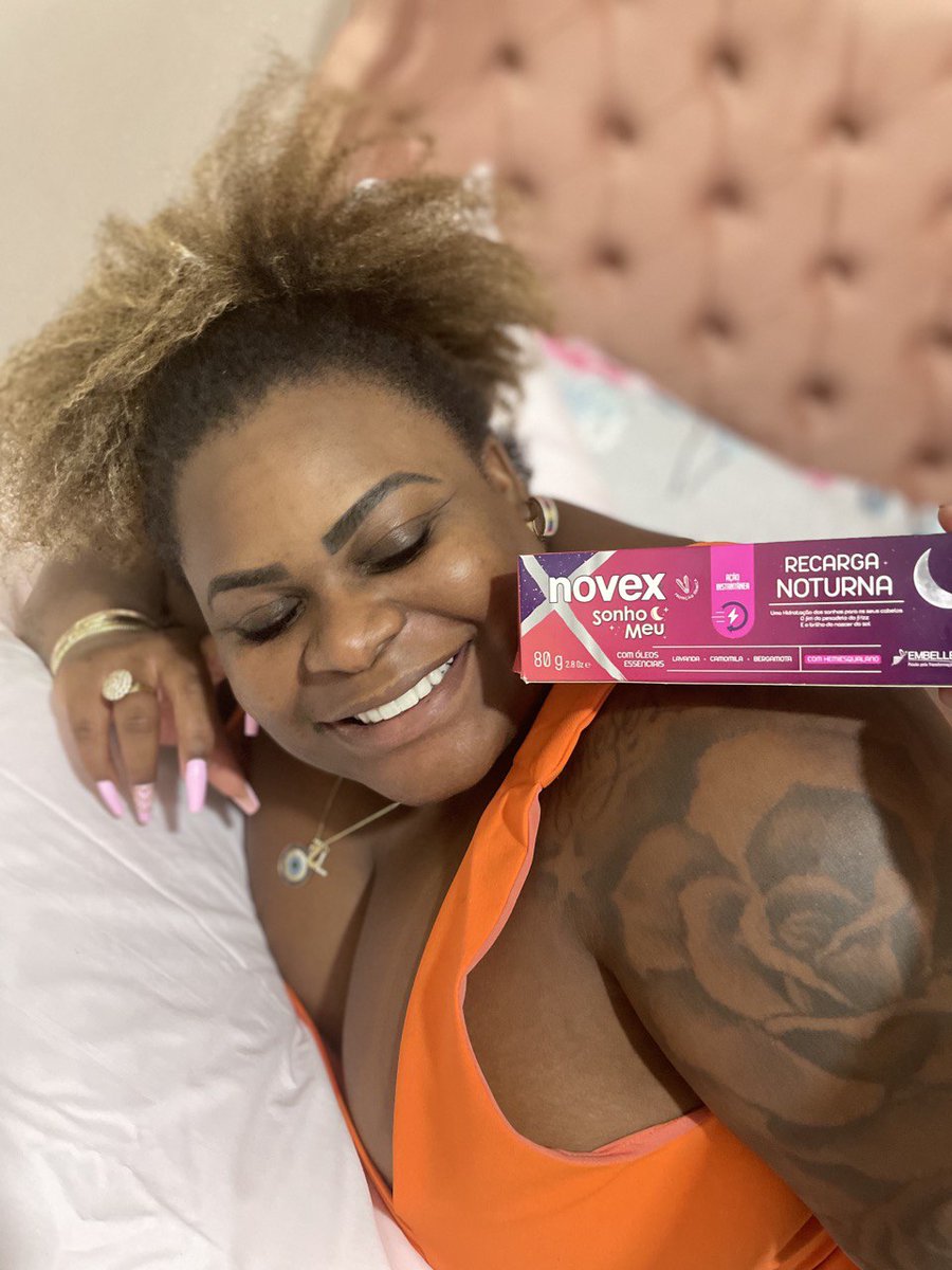 jojotodynhoofc's tweet photo. Amores! Ja faz um tempo que eu falo das recargas novex pra vocês né? A @Embelleze lançou simplesmente o produto perfeito pro sono da beleza! Literalmente te da a #hidrataçãodossonhos hahaha . O jogo virou e agora a recarga noturna trabalha enquanto eu durmo! #publi https://t.co/eaDfa77Ng1