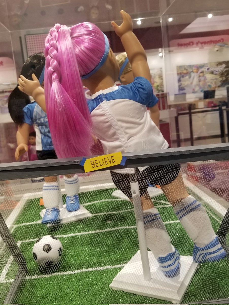 Dops's tweet image. Wandering around the @American_Girl store in Chicago with my Littles and spotted this delightful nod to my absolute favourite show @jasonsudeikis @tedlassopod @TedLasso. Too cute innit?! #Believe #TedLasso