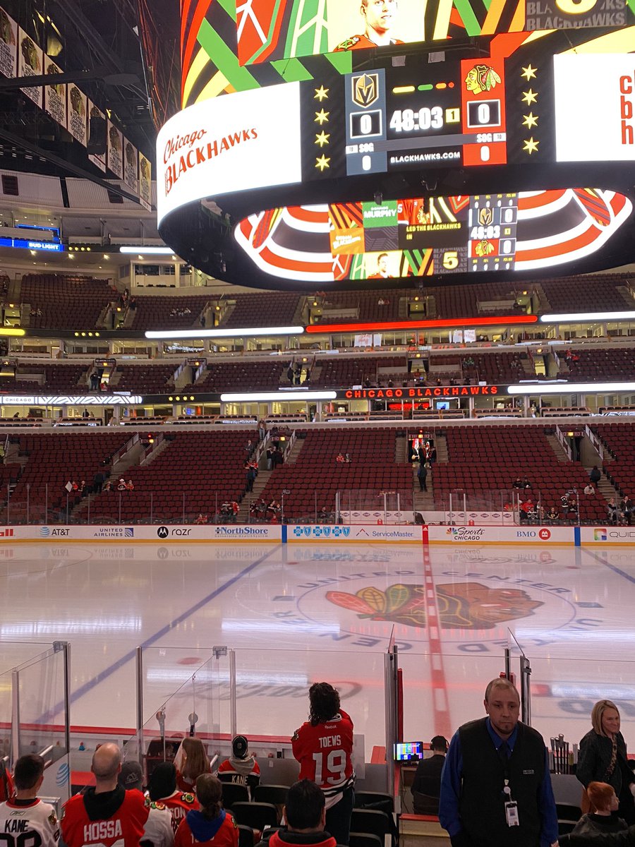 GreaseFactory16's tweet photo. What an awesome way to end the season! Thanks again to the @NHLBlackhawks for having us out! Was great to meet the guys on PS/XB that I simply can’t beat as well as the 1 I could. Shame @Vaporize_17 moved away. Had a great time meeting @GGulino13 @nielson_kyle &amp; @zFitzie https://t.co/mzZ9XLzud1