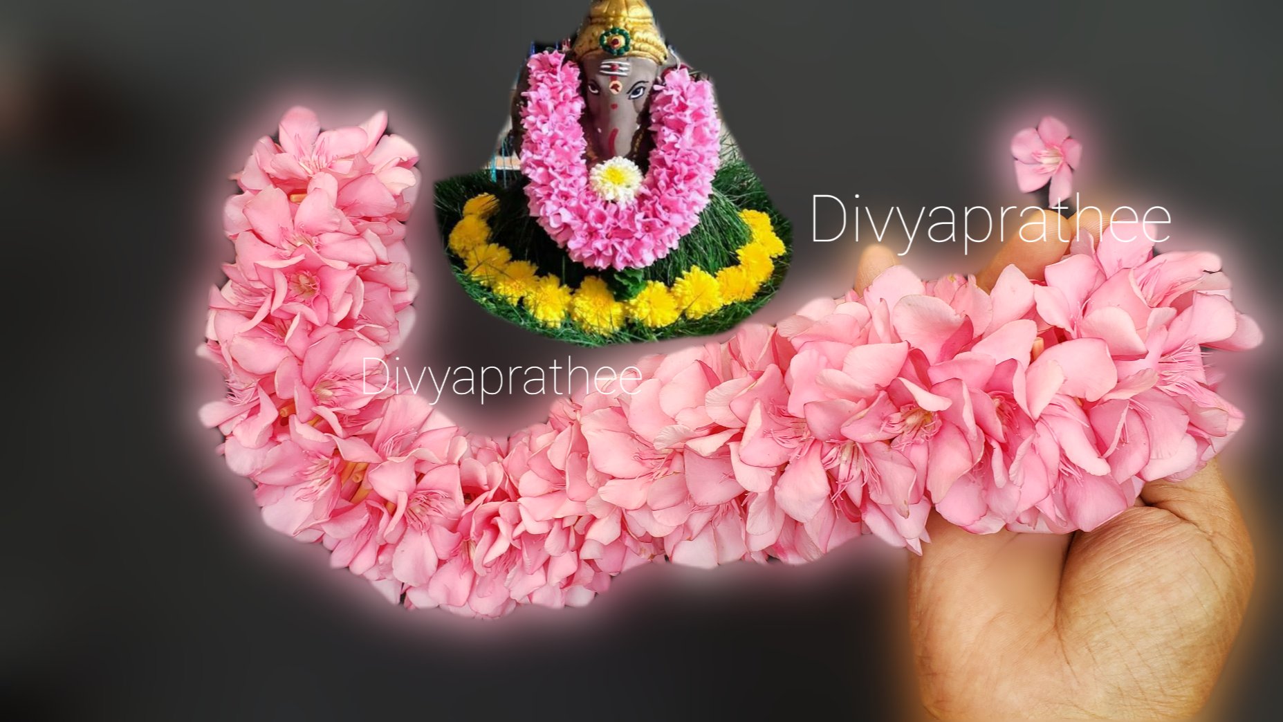 Papiya Paul auf X: „#Flower decoration like hindu God Lord Krishna at the  Winter #FlowerShow, #AHSI #Kolkata http://t.co/L2knem3hM8“ / X