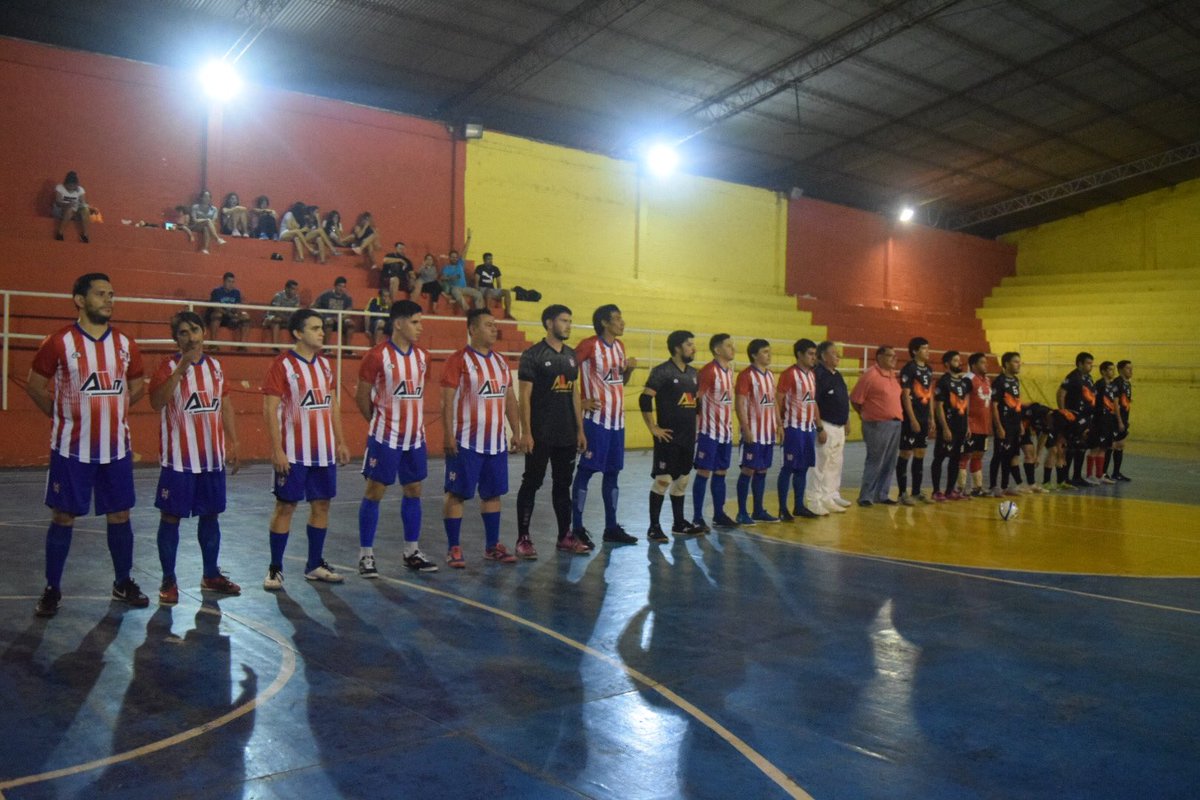 ffsfmoficial's tweet photo. Comenzó a rodar el balón!!

Se puso en marcha una nueva edición del Torneo de Preparación FFSFM 2022, el Polideportivo Municipal fue testigo del puntapié inicial que dio paso a dos encuentros, en categoría C40 y Primera. 
#FFSFM2022 https://t.co/EgYE555YzV