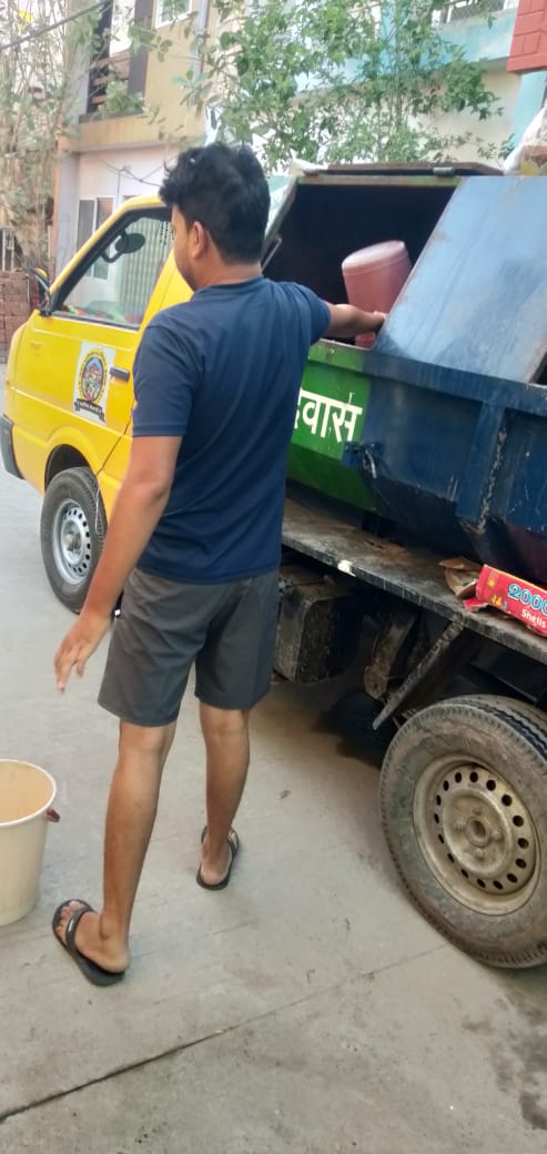 swachhdewas1's tweet photo. @DewasMcorp के जागरूक नागरिक करते है इस्तेमाल डस्टबिन हर दिन।
#ULB802248
#SwachhSurvekshan2022Dewas 
#GarbageFreeCites
@SwachSurvekshan
@CommissionerUAD
@urbansbm
@SwachhBharatGov https://t.co/iJJkUMZbb3