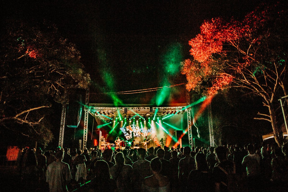 MundoNovoFest's tweet photo. @chillibeans @caito_maia Que linda convenção de vocês!!! Vamos unir forças pra fazer um grande show em Rondônia também? https://t.co/ilX93nH4Xq