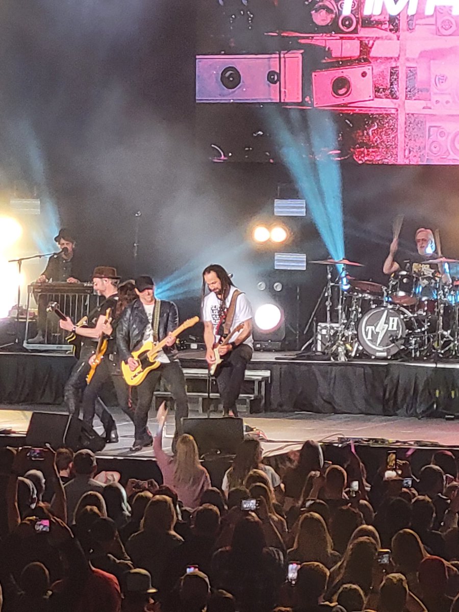 Amazing night with a co-worker <a href="/carly_kowch/">Carly Kowch</a>. Thank you <a href="/MeridianCU/">Meridian CU</a> <a href="/timhicksmusic/">Tim Hicks</a> <a href="/loverboyband/">Loverboy</a> #livemusic