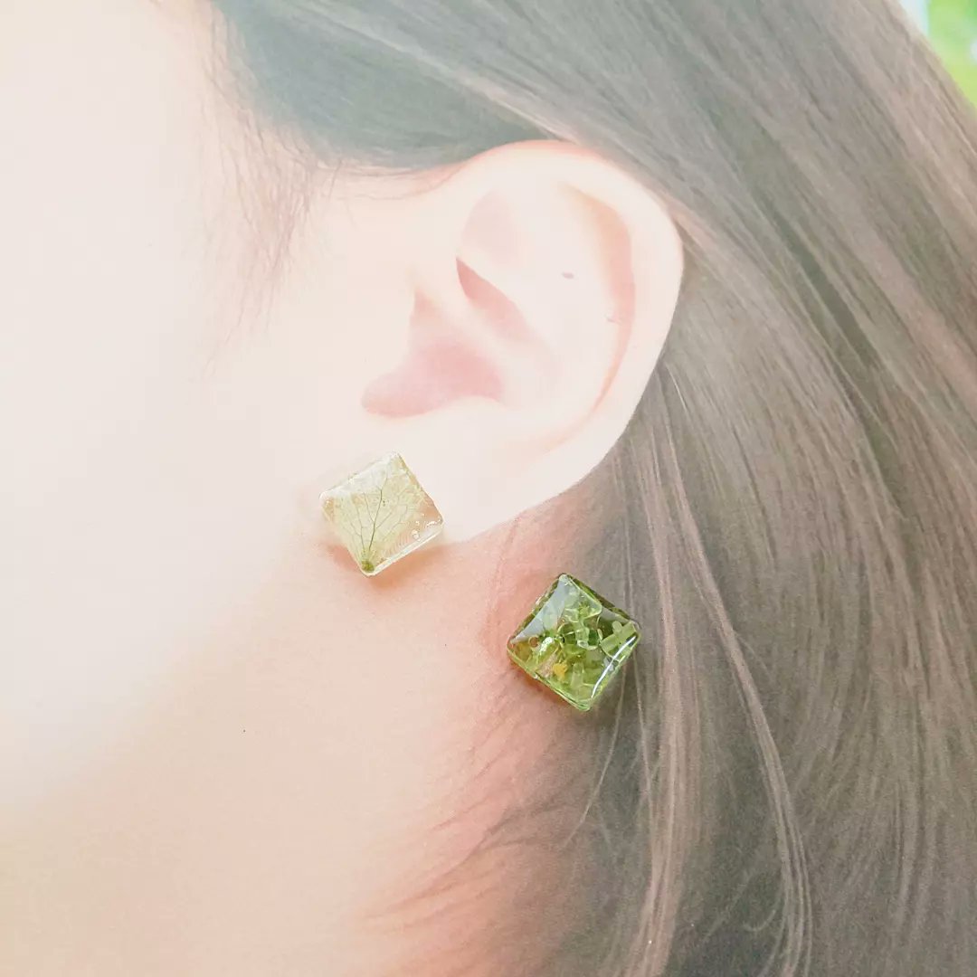 handmade1214's tweet photo. レジン紫陽花×天然石ピアス✨

レジンで紫陽花の花びらと、天然石を閉じ込めてみました✨

#minneで販売中  #ハンドメイド好きさんと繋がりたい https://t.co/SO0pCyWfjM
