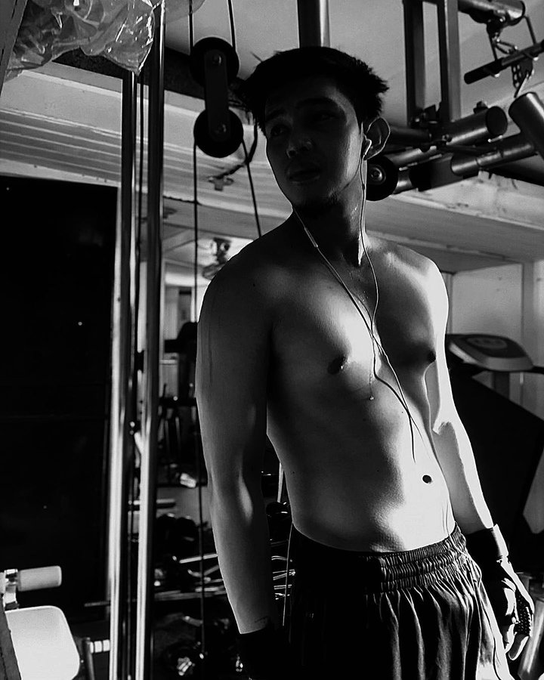 samuelcullen88's tweet photo. TBT to 2018
.
#photo #pose #tbt #shirtless #shirtlessinthegym #teamshirtless #fitmen #fitnessmen #fitbody https://t.co/rgc3xhKCbH