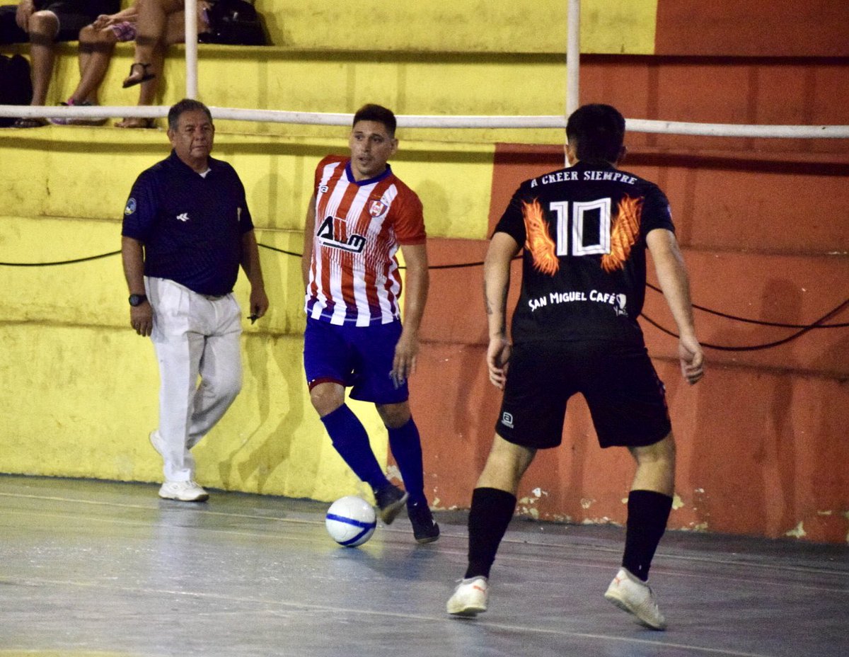 ffsfmoficial's tweet photo. 🔰Torneo de Preparación FFSFM 2022‼️
Categoría Primera 

#Capiipery  4-2 #Villa Aurelia 

#FFSFM2022 https://t.co/FYzrTEFFQZ