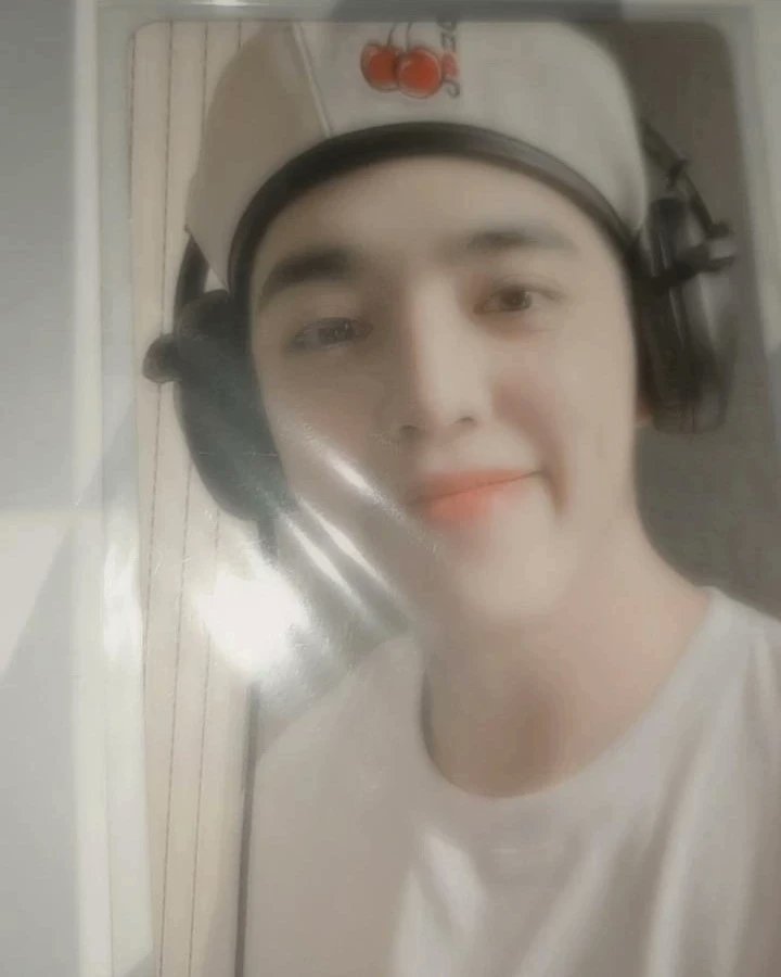 CHEOLIEC4RT's tweet photo. ꒰ 🛒 #CHEOLIEB0UGHT ꒱ 

cheol pogi came home safely 💐 
thank you sm @happi_kshop for the smooth and fast transaction! sa uulitin <333 

#HAPPIfeedback https://t.co/AWSImKdsjl