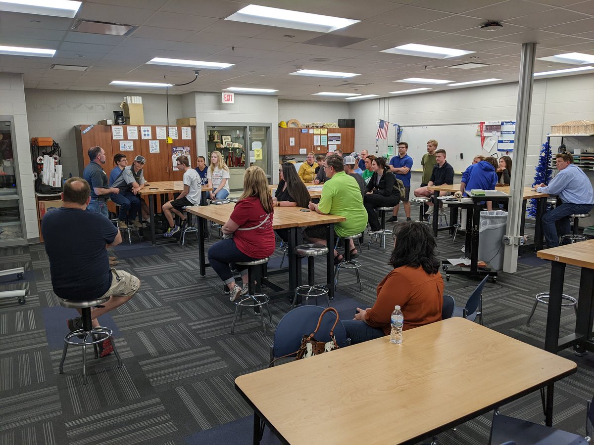 rstribley's tweet photo. Fun to have some of our @SkillsUSA parents and members visit us tonight and review the year, accomplishments and recognize new officers. #PLCSstem #PLCSsts #greatstudents https://t.co/VMk95M0aGc