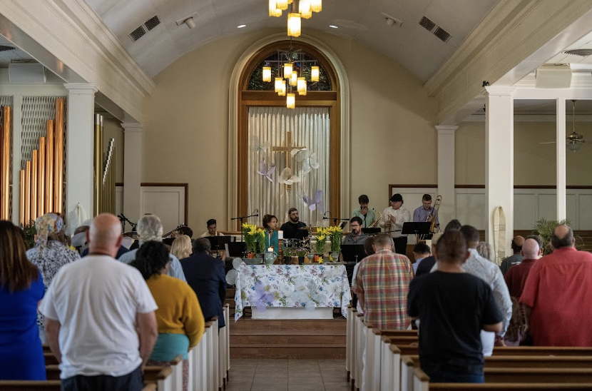 FirstChurchUCC's tweet photo. A huge thank you to our First Church Band, the brass trio, Dan and Ronda, Ryan, Vincent, Grace, Doug, Brian, Mike, Roger, Rebekah, readers, participants, and attenders for a joyous Easter Sunday. ❤️

#FirstPHX #EasterSunday #FullToTheBrim #Easter #heisrisen https://t.co/5vNubvXDzS