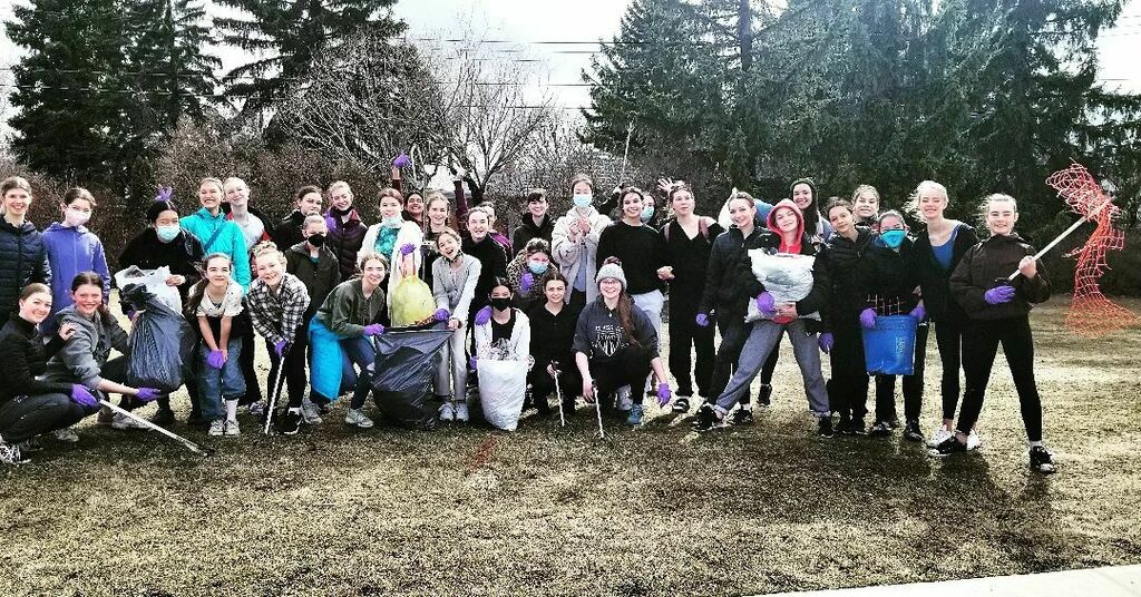 VimyAcademy's tweet photo. @vimydance approached neighborhood cleanup with enthusiasm and good humour! Great job dancers! We appreciate your contribution to our neighborhood!
...
#vimydance #vimyproud #epsb #yeg #tm #yegdance #yegarts #dance #lovedance #ballet #pointe #jazzdance #tapdance #hiphop #… https://t.co/ixbBoeWl1b