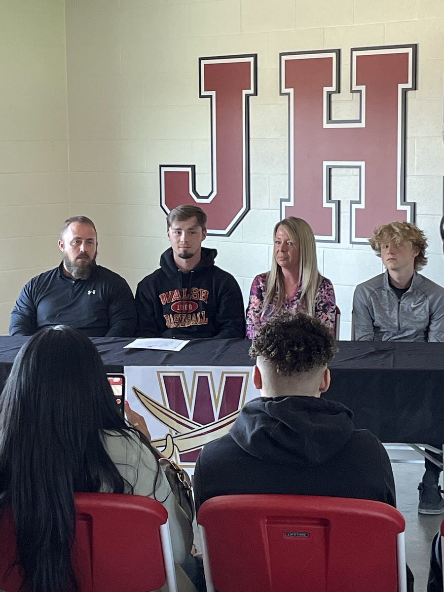 More photos from today's collegiate signing of Gavin Warden ✍️🎉

JHS ➡️ WU
<a href="/JohnstownBaseb1/">Johnstown Baseball</a> <a href="/WalshUniversity/">Walsh University</a>