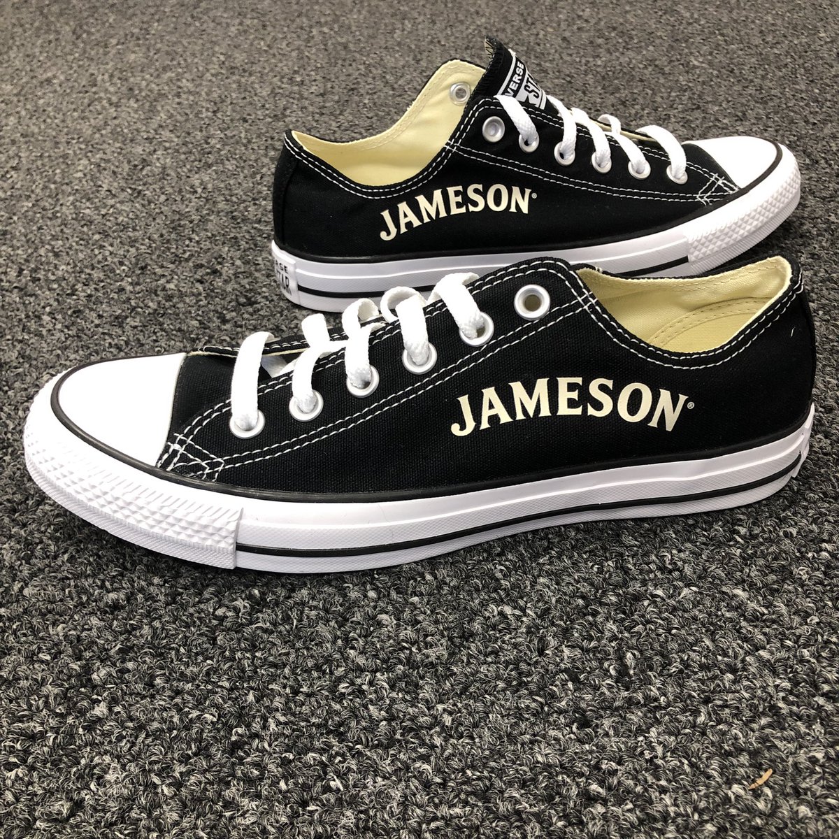 TheSoleRevival's tweet photo. 🥃👟 #EmployeesOnly #Jameson @PernodRicardUSA @jamesonwhiskey @legacymarketing #ShoesAreTheNewTshirt https://t.co/YY0VIbjdV2