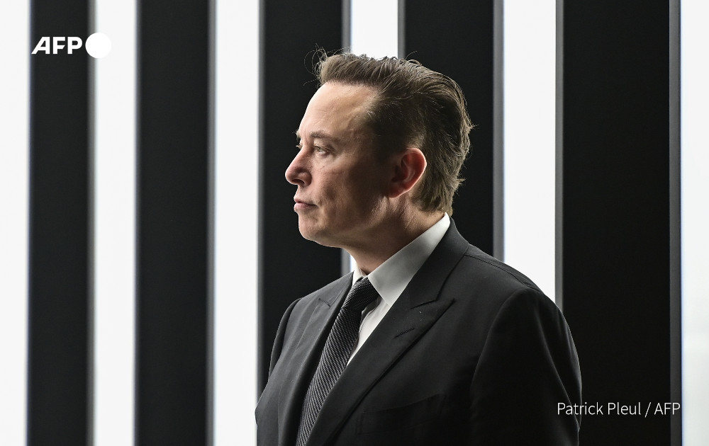 Twitter's new buyer Elon Musk still must have his tweets about Tesla pre-approved.

US judge rejects appeal to free him from restrictions imposed after a 2018 tweet caused share prices to fluctuate wildly and was ruled to be "false and misleading"

u.afp.com/wX6W