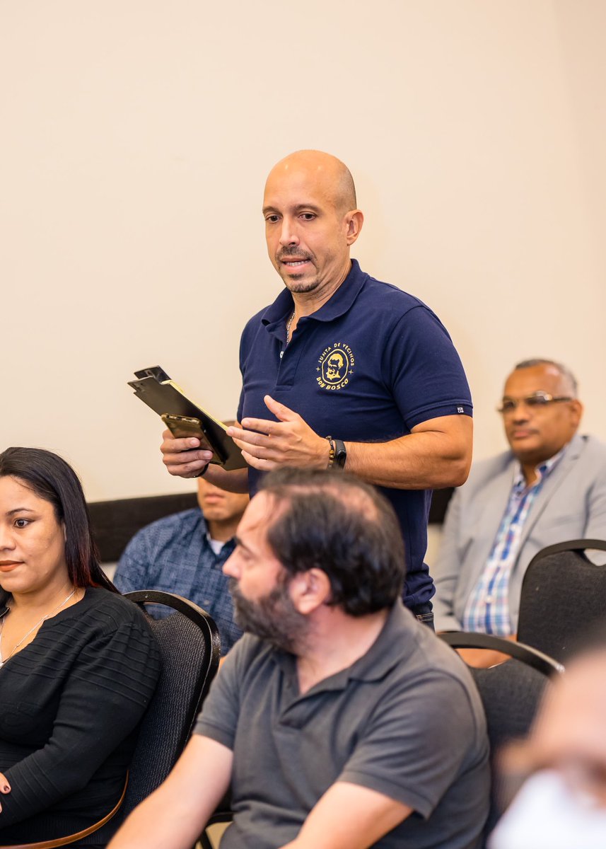 Cerrando el día, reunido con la Unión de Juntas de Vecinos de Gazcue junto a mis colegas <a href="/JoseHoracioR/">José Horacio Rodríguez</a> y <a href="/eliasmatosrd/">Elias Matos</a>, las autoridades municipales, Policía Nacional y organizaciones civiles.

Autoridades y ciudadanía, trabajando de la mano. La ciudad es de todos !!