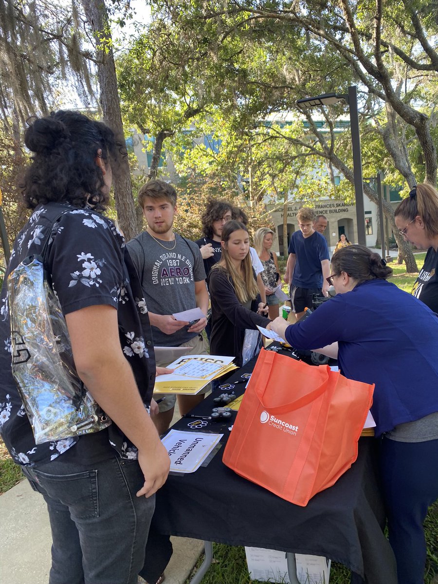 Senior Blitz 2022! Thank you <a href="/PHSCedu/">#PHSCedu</a> for hosting a great event! We have some more #collegeboundcobras in the house!! <a href="/hhscobras/">Hudson High School</a> <a href="/CoachPingley/">HHS-AP_Pingley</a>